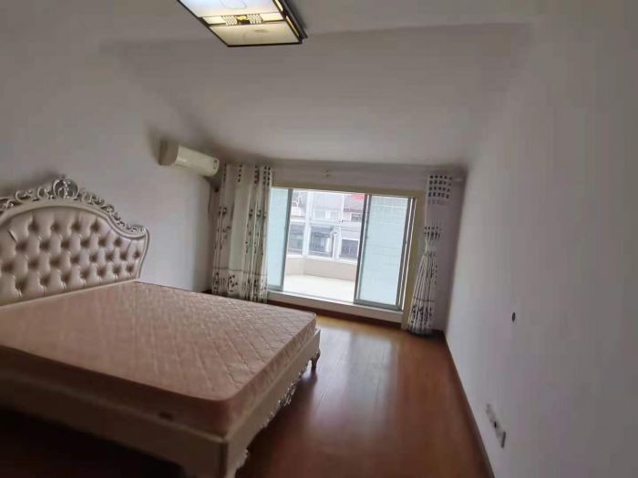 天都花苑 6室2厅2卫 225m&sup2;