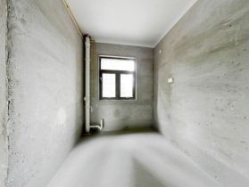 华强城 4室2厅2卫 142m&sup2;