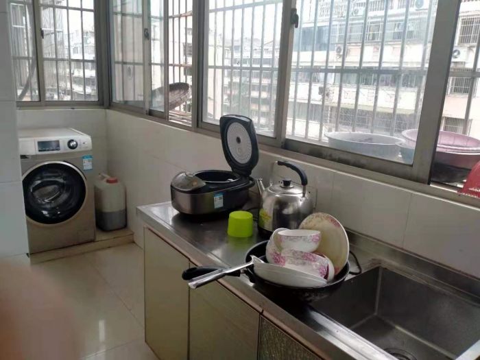新胜花苑 3室2厅1卫 125m&sup2;