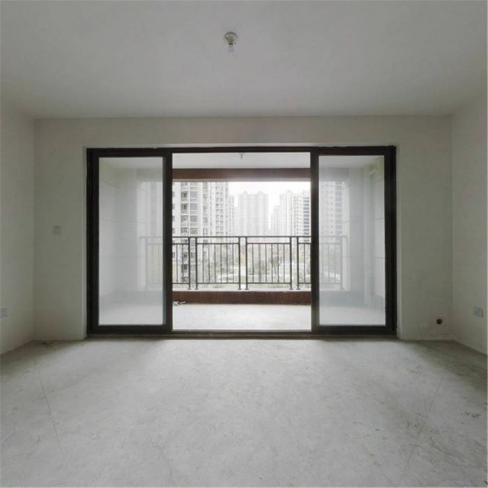 皇家花园北区 4室2厅2卫 143m&sup2;