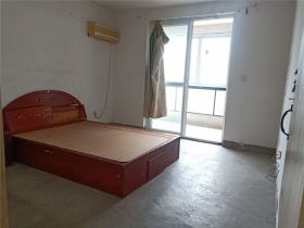 春天花园 1室1厅1卫 57m&sup2;