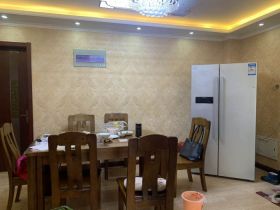 龙潭福里 3室2厅2卫 132m&sup2;