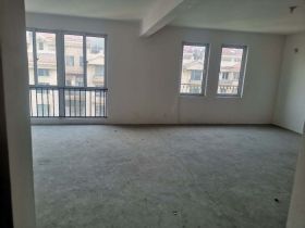 军山花园 4室2厅3卫 300m&sup2;