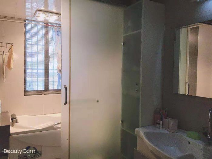 前景花苑 4室2厅1卫 135m&sup2;
