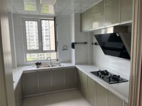 和融&bull;优山美地名邸 3室2厅2卫 130m&sup2;