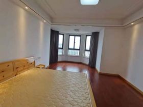 中南世纪花城三期 3室1厅1卫 178m&sup2;