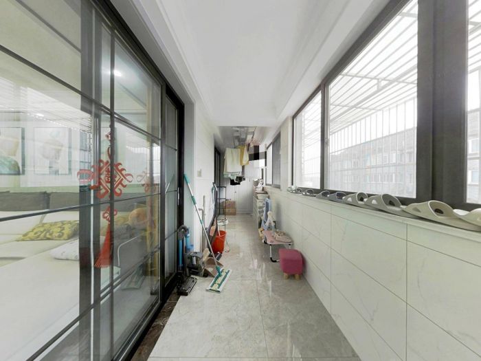 天山花苑 3室2厅1卫 141m&sup2;