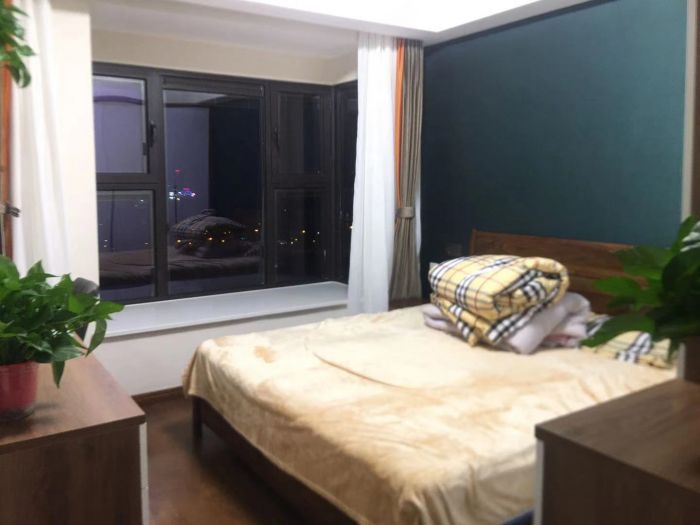 雍华府 3室2厅2卫 114m&sup2;