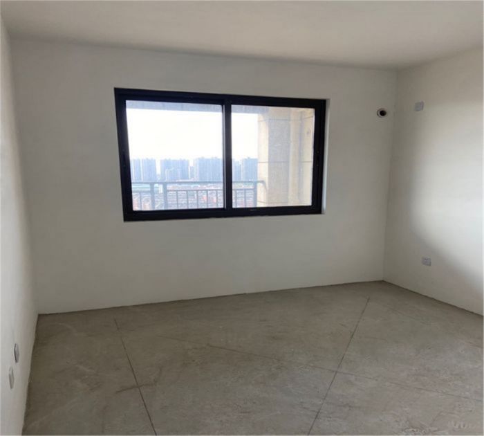 皇家花园北区 4室2厅2卫 143m&sup2;