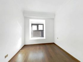 雍华府 4室2厅2卫 136.67m&sup2;