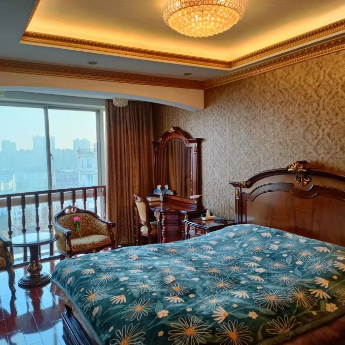海天大厦 5室2厅2卫 255.00m&sup2;