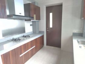 圆融广场公馆 3室2厅2卫 183m&sup2;