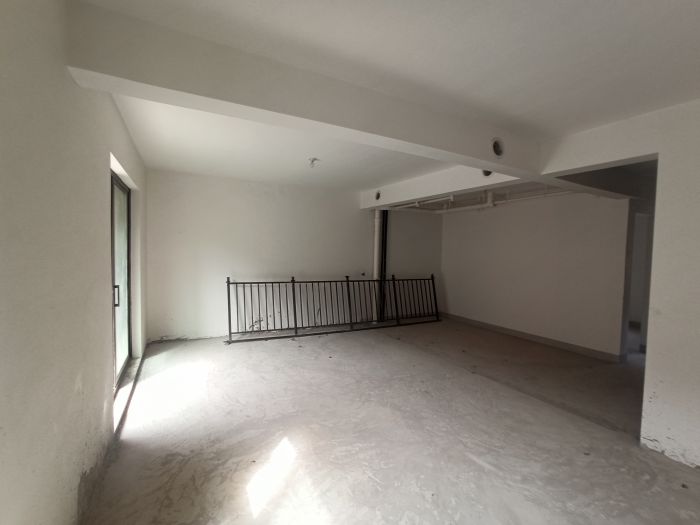 云樾河山 4室2厅3卫 168m&sup2;