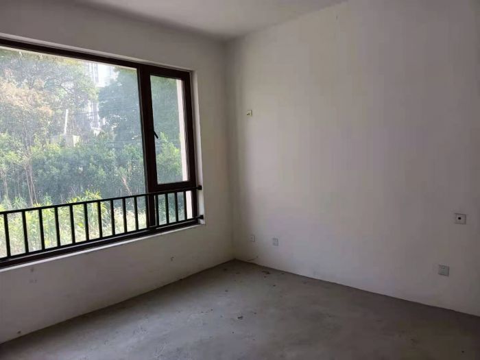 城山隐花苑 6室4厅4卫 290m&sup2;