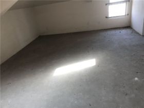 军山花园 4室2厅2卫 200.00m&sup2;