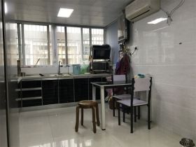 东城花园 5室2厅2卫 133m&sup2;