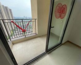 绿地新里城 3室2厅1卫 95m&sup2;