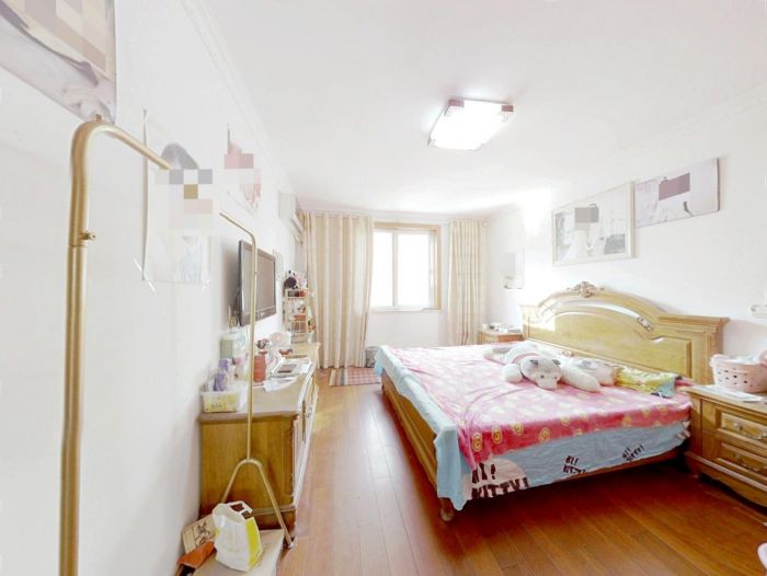 滨河东城 3室2厅2卫 140m&sup2;