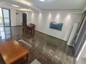 云樾东方 3室2厅2卫 136m&sup2;