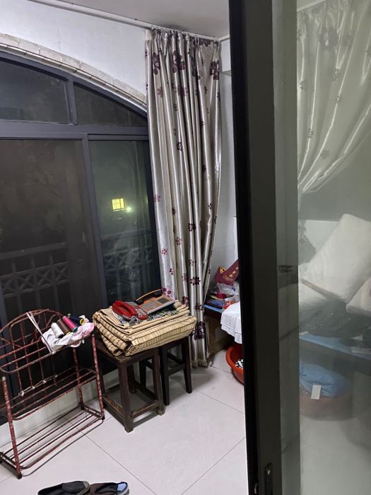 高迪晶城 3室2厅1卫 156m&sup2;