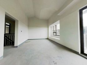 绿地新里城 3室2厅3卫 140m&sup2;