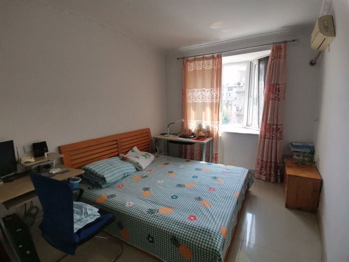 明珠花园 3室2厅2卫 121m&sup2;