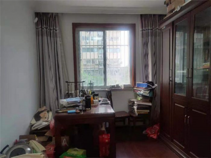 紫东花苑 3室2厅1卫 138m&sup2;