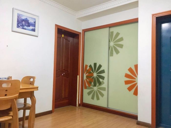 滨江花园 4室2厅2卫 140.00m&sup2;
