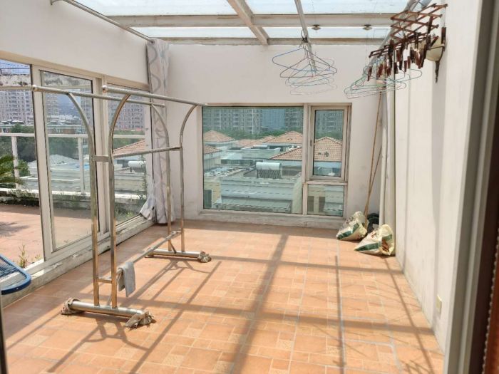 天安花园 3室3厅2卫 208m&sup2;