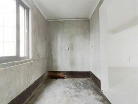 皇家花园北区 4室2厅2卫 143m&sup2;