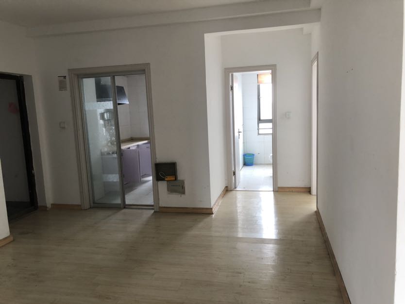 景华城 3室2厅2卫 132m&sup2;