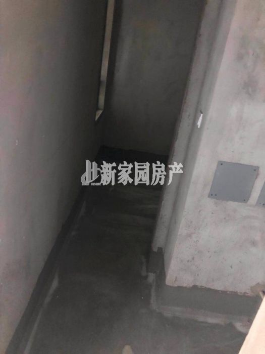 罗福宫 3室2厅1卫 96m&sup2;