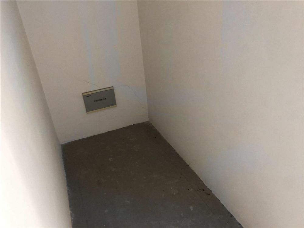 军山花园 4室2厅2卫 200.00m&sup2;