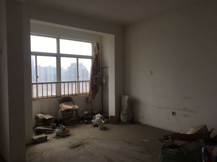 启秀花园 4室2厅2卫 212.00m&sup2;