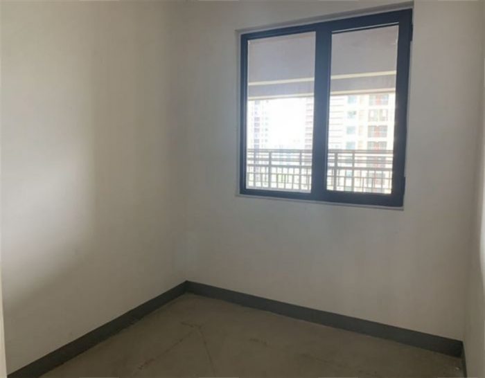 绿地新里城 3室2厅1卫 92m&sup2;