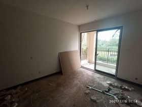 绿地新里城 3室2厅1卫 91m&sup2;
