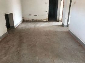 外滩小区 5室3厅2卫 222m²