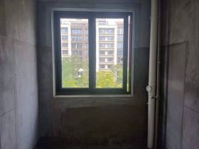 春风南岸西园 5室2厅3卫 204m&sup2;