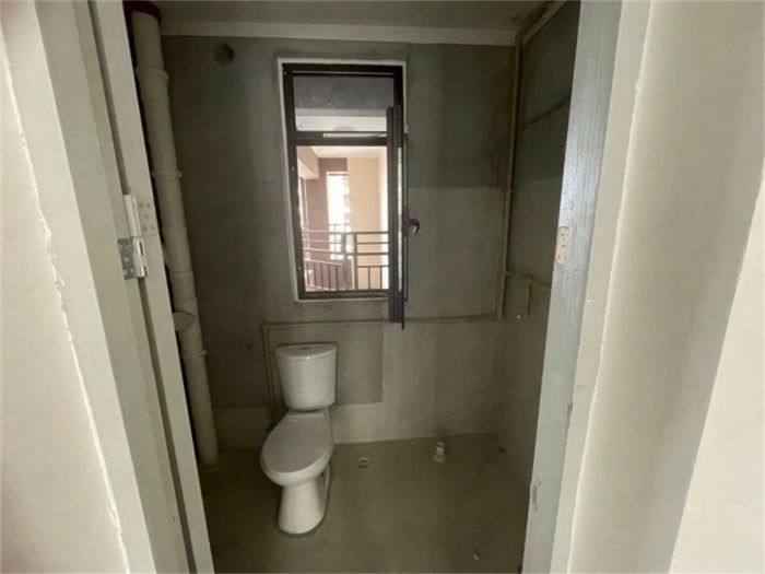 绿地新里城 3室2厅1卫 89m&sup2;