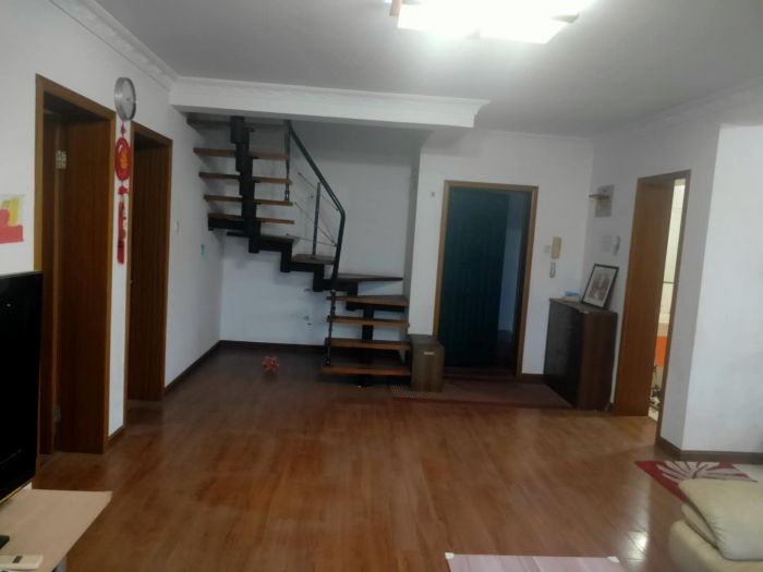 前景花苑 3室2厅1卫 100m&sup2;