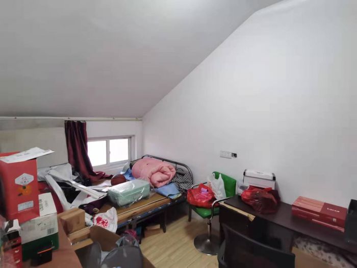 新港花苑 4室2厅2卫 106.5m&sup2;