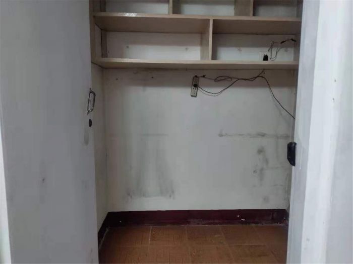 易家桥新村 2室1厅1卫 64m&sup2;