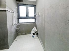 圆融广场公馆 3室2厅1卫 155m&sup2;