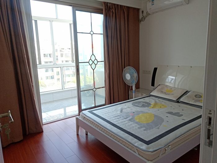 春天花园 3室2厅1卫 75m&sup2;