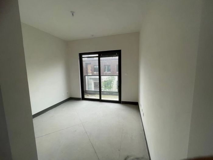 春风南岸西园 5室2厅3卫 138m&sup2;