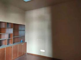 鸿运大厦 3室1厅1卫 60m&sup2;