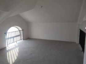 军山花园 4室2厅4卫 255.00m&sup2;
