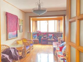 光明东村 3室2厅1卫 120m&sup2;