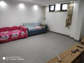 金河名人世家 5室2厅3卫 240.00m²