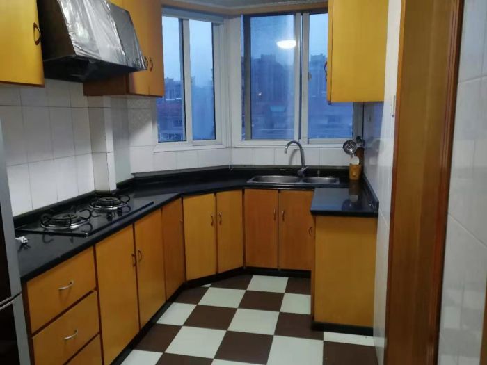 莲花苑 5室2厅1卫 94.41m&sup2;